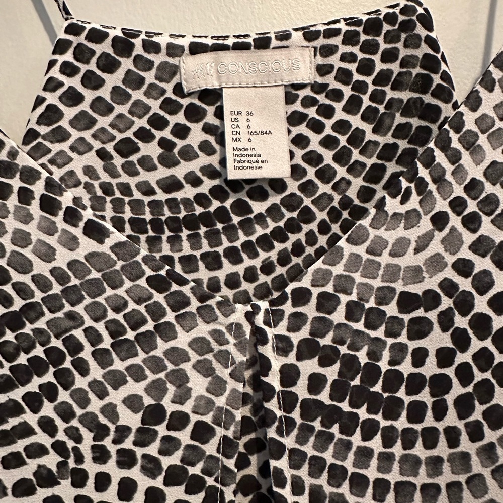 H&M Sheer Top - Picture 2 of 3